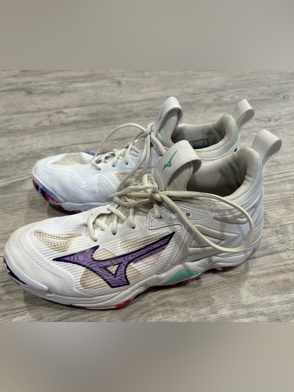 Mizuno Women’s White Volleyball Sneakers 9.5 with Purple Logo and Teal Accents